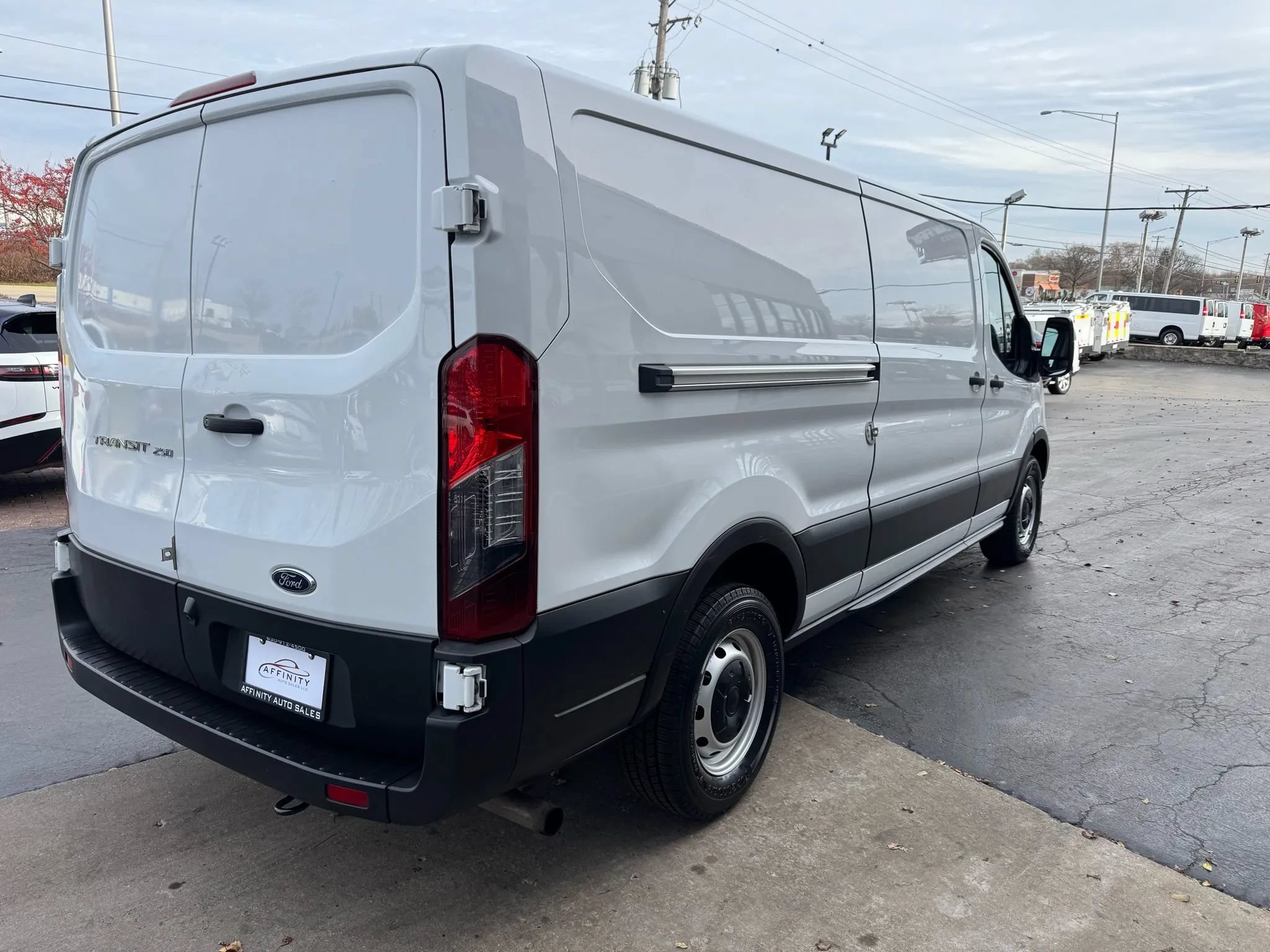 Used 2021 Ford Transit 250 Low Roof RWD image 3