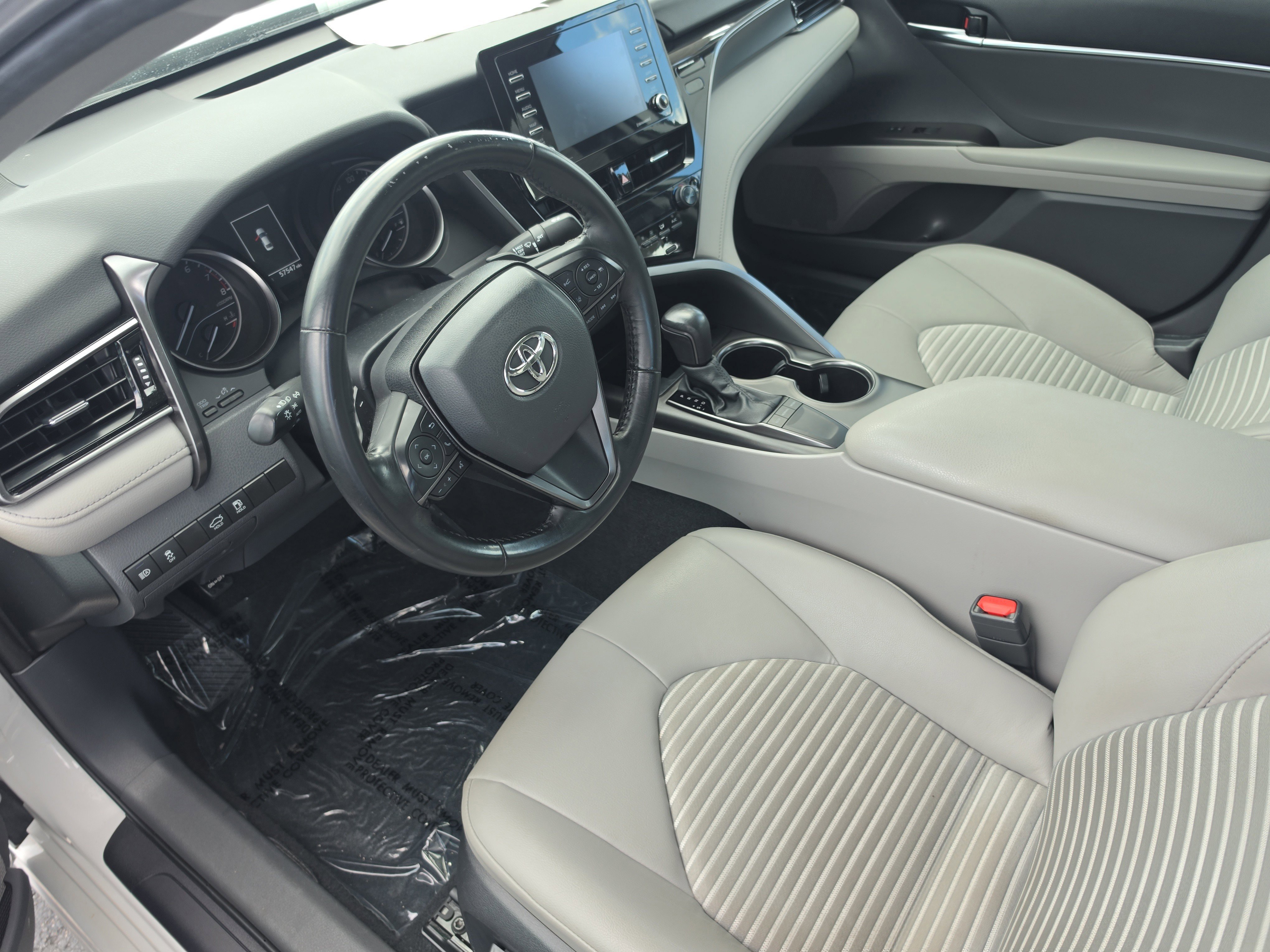 Used 2024 Toyota Camry SE image 14