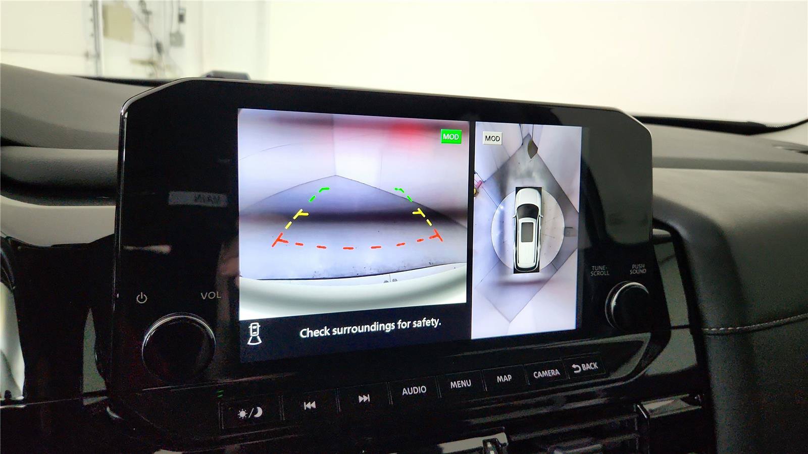 Used 2025 Nissan Pathfinder SL FWD image 35