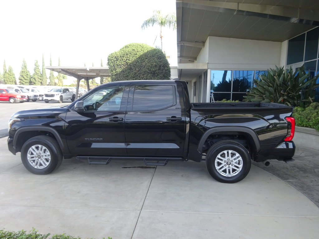 Used 2025 Toyota Tundra SR5 AWD/4WD image 4
