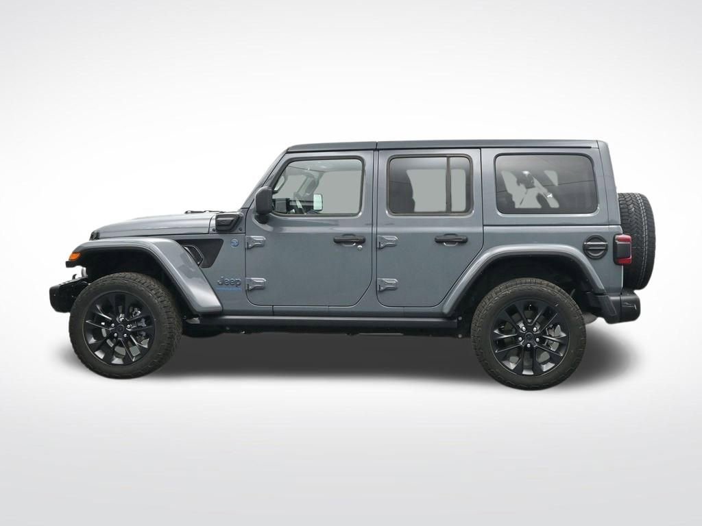 Used 2025 Jeep Wrangler Sahara 4xe image 10
