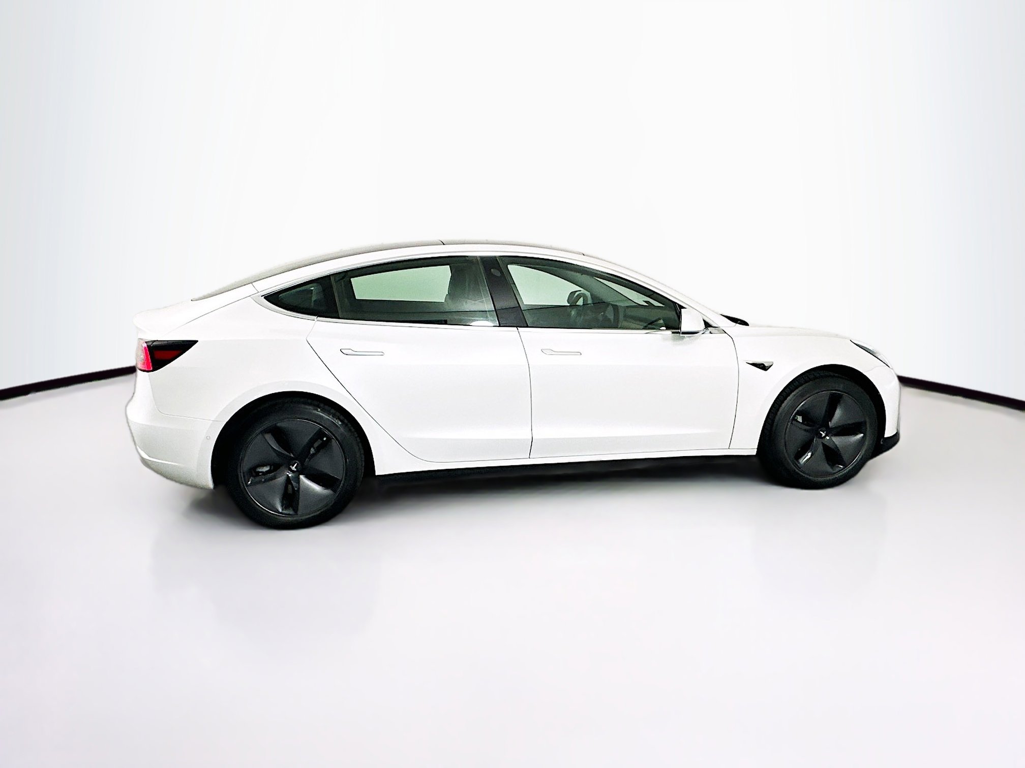 Used 2020 Tesla Model 3 Standard Range Plus RWD image 10