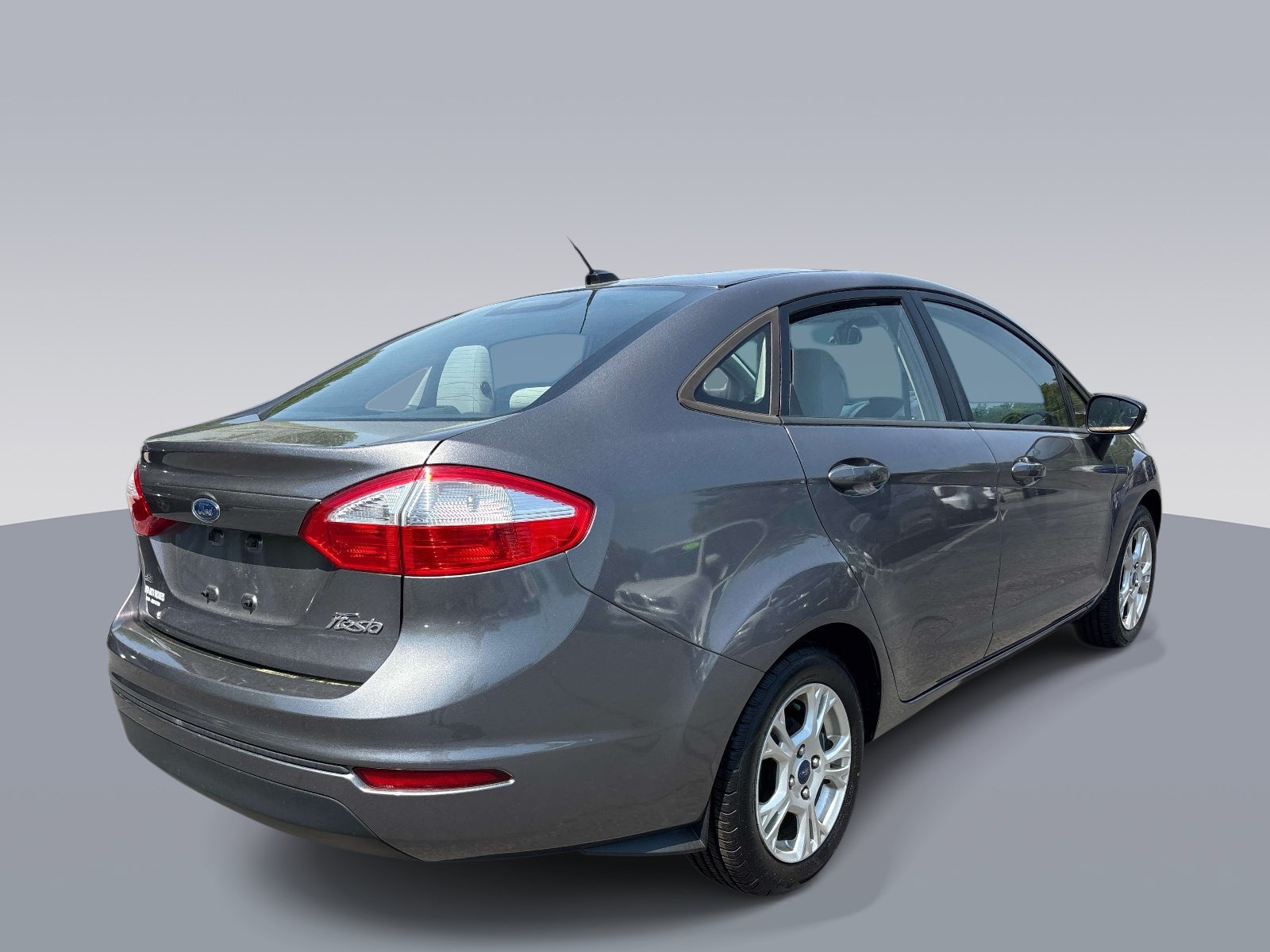 Used 2014 Ford Fiesta SE FWD image 3