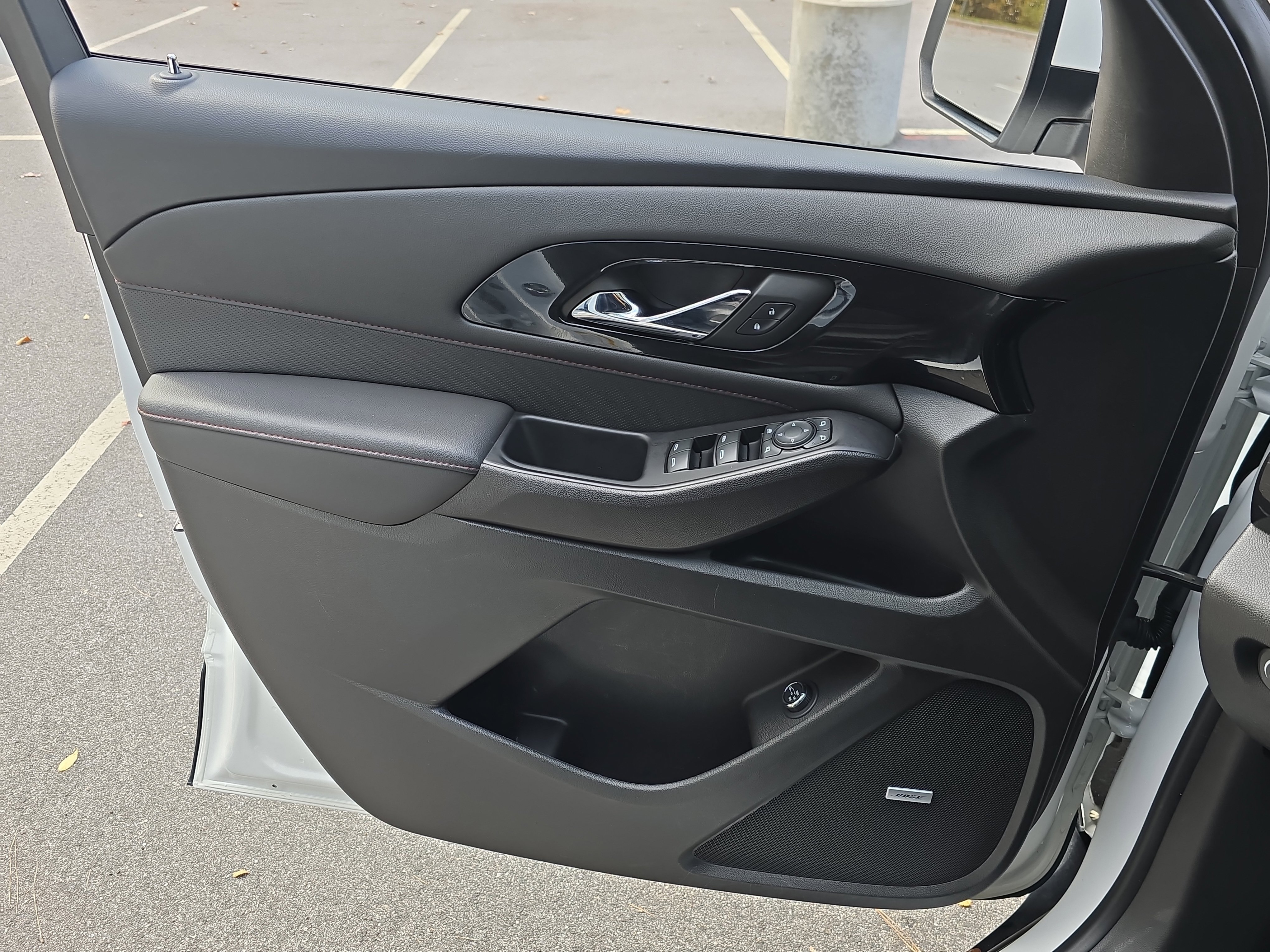 Used 2023 Chevrolet Traverse RS image 26