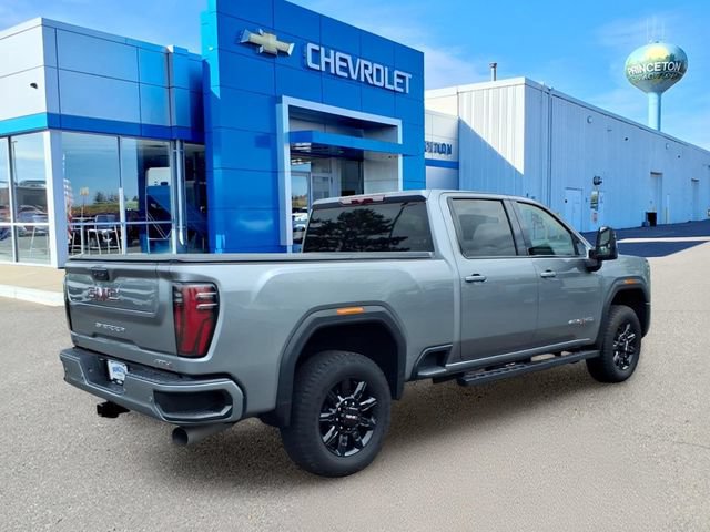 Used 2025 GMC Sierra 2500 AT4 AWD/4WD image 3