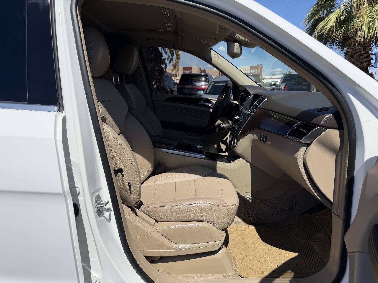 Used 2014 Mercedes-Benz ML 350 BlueTEC 4MATIC w/ Premium 1 Package image 14