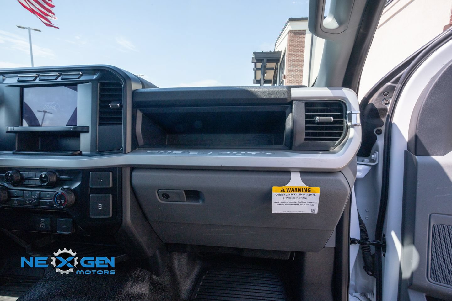 Used 2024 Ford F550 2WD Regular Cab Super Duty image 29