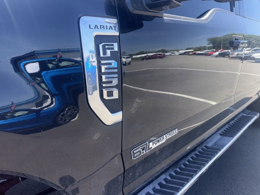 Used 2020 Ford F250 Lariat w/ Lariat Ultimate Package image 3