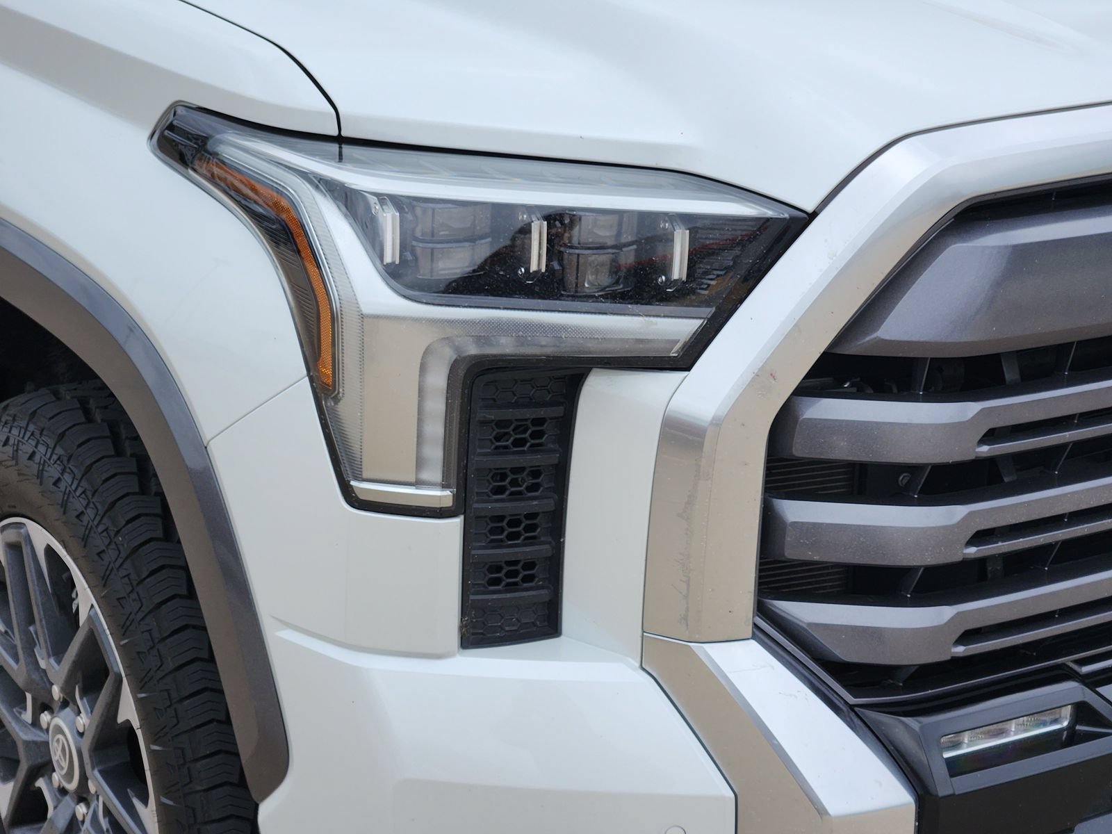 Used 2024 Toyota Tundra Limited AWD/4WD image 10