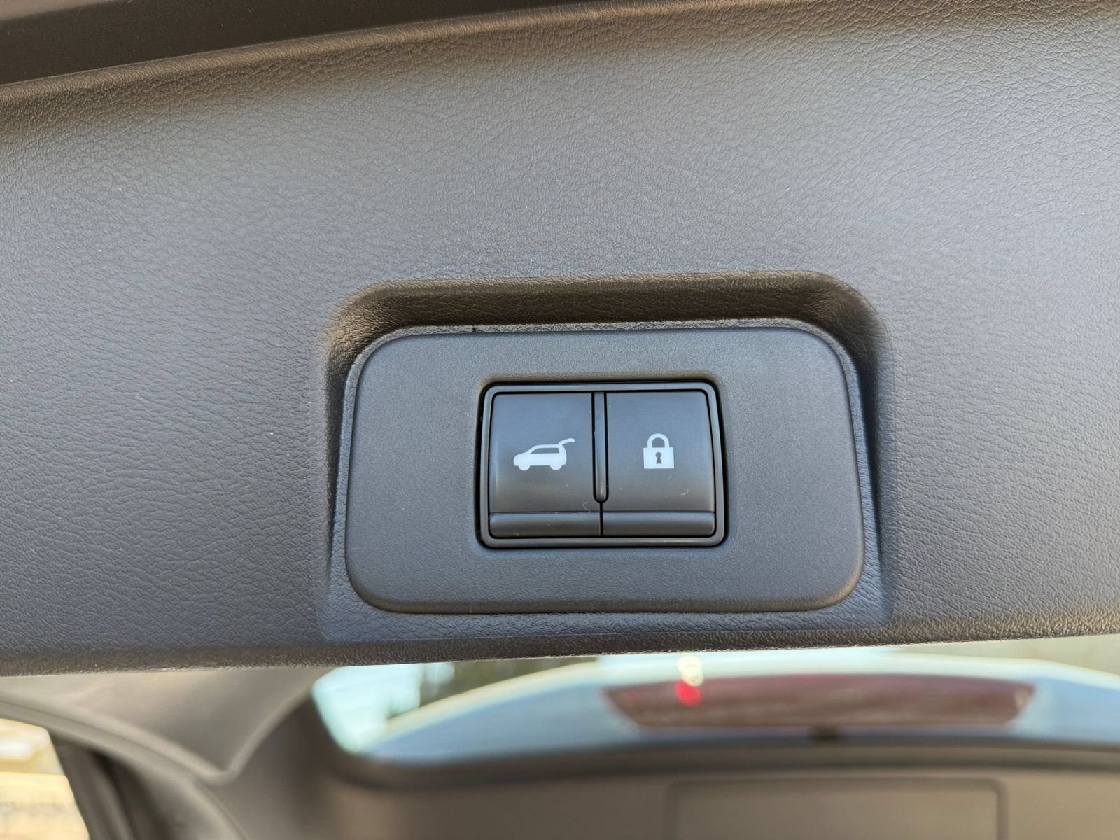 Used 2025 Nissan Rogue SV FWD image 20