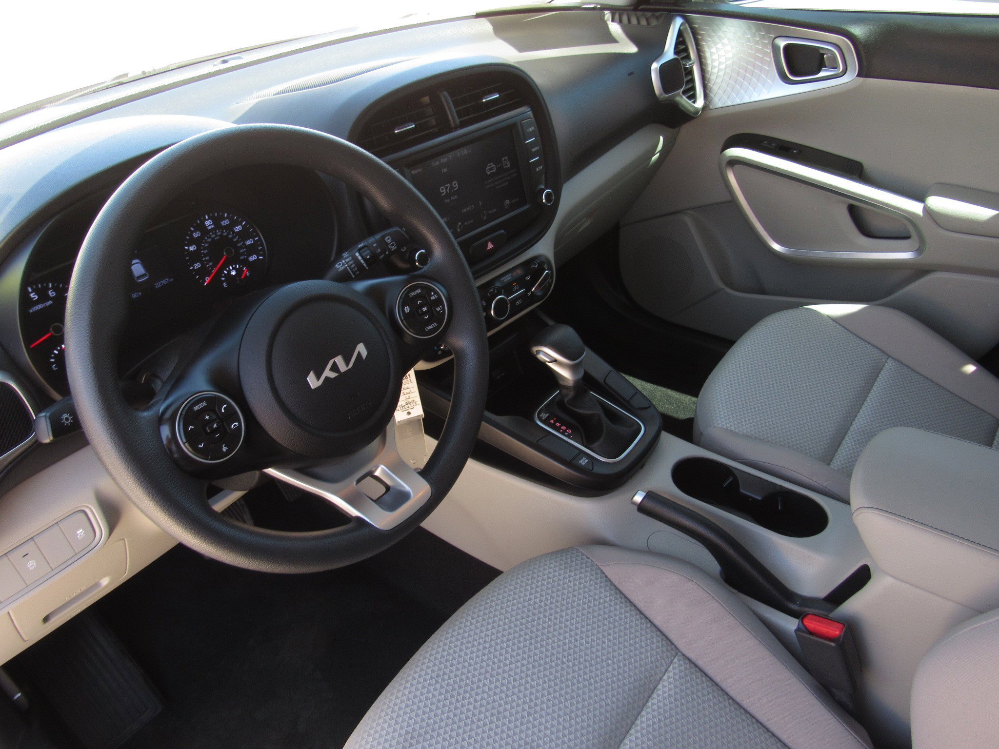 Used 2022 Kia Soul LX image 15