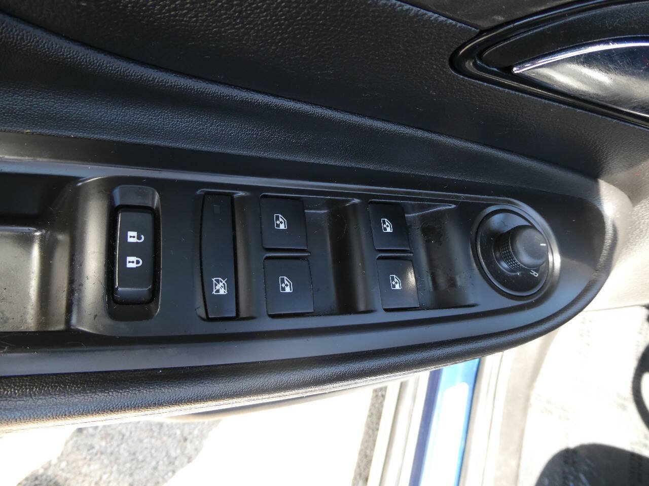 Used 2020 Buick Encore Preferred w/ Safety Package FWD image 23
