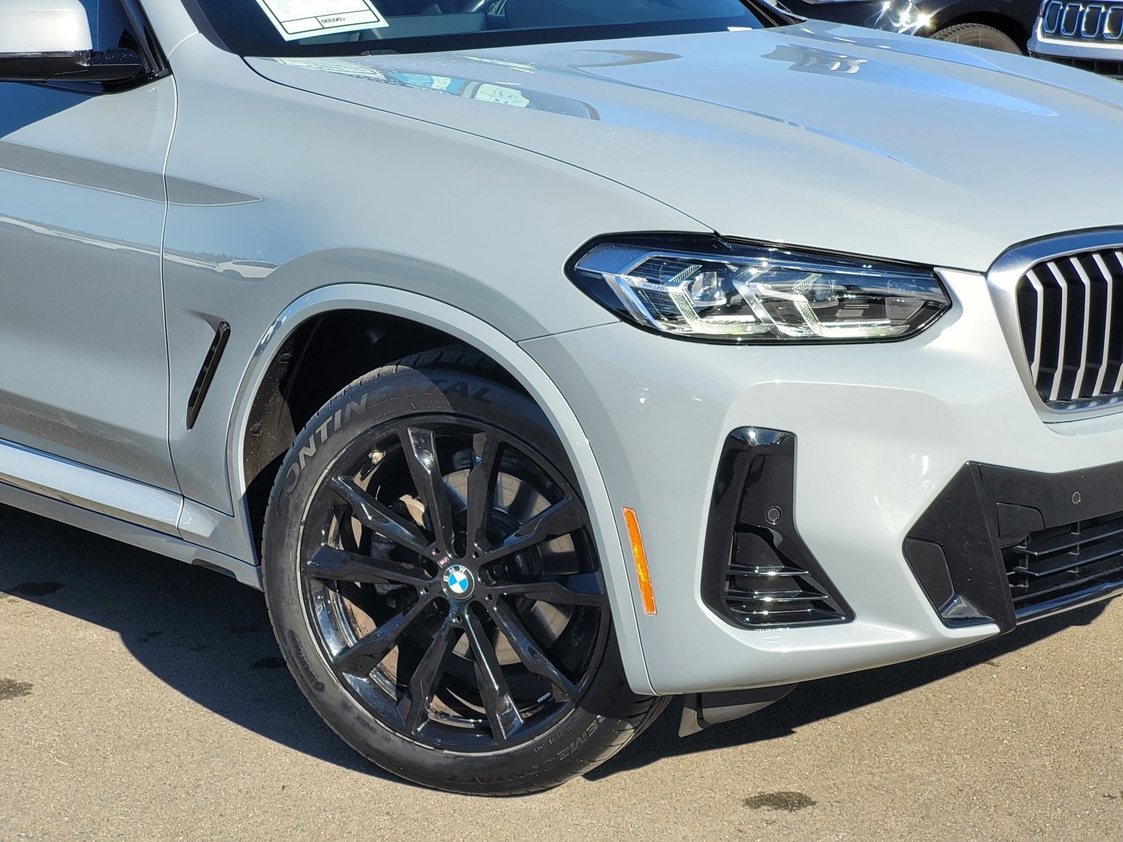 Used 2023 BMW X3 sDrive30i w/ M Sport Package image 3