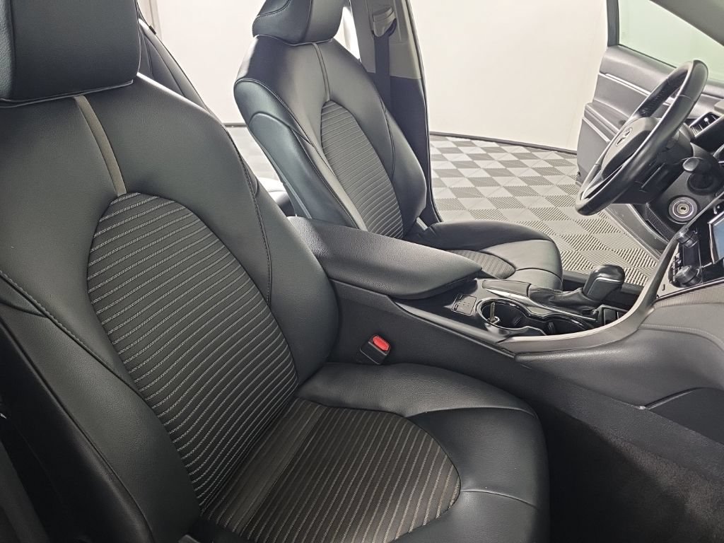 Used 2020 Toyota Camry SE FWD image 30