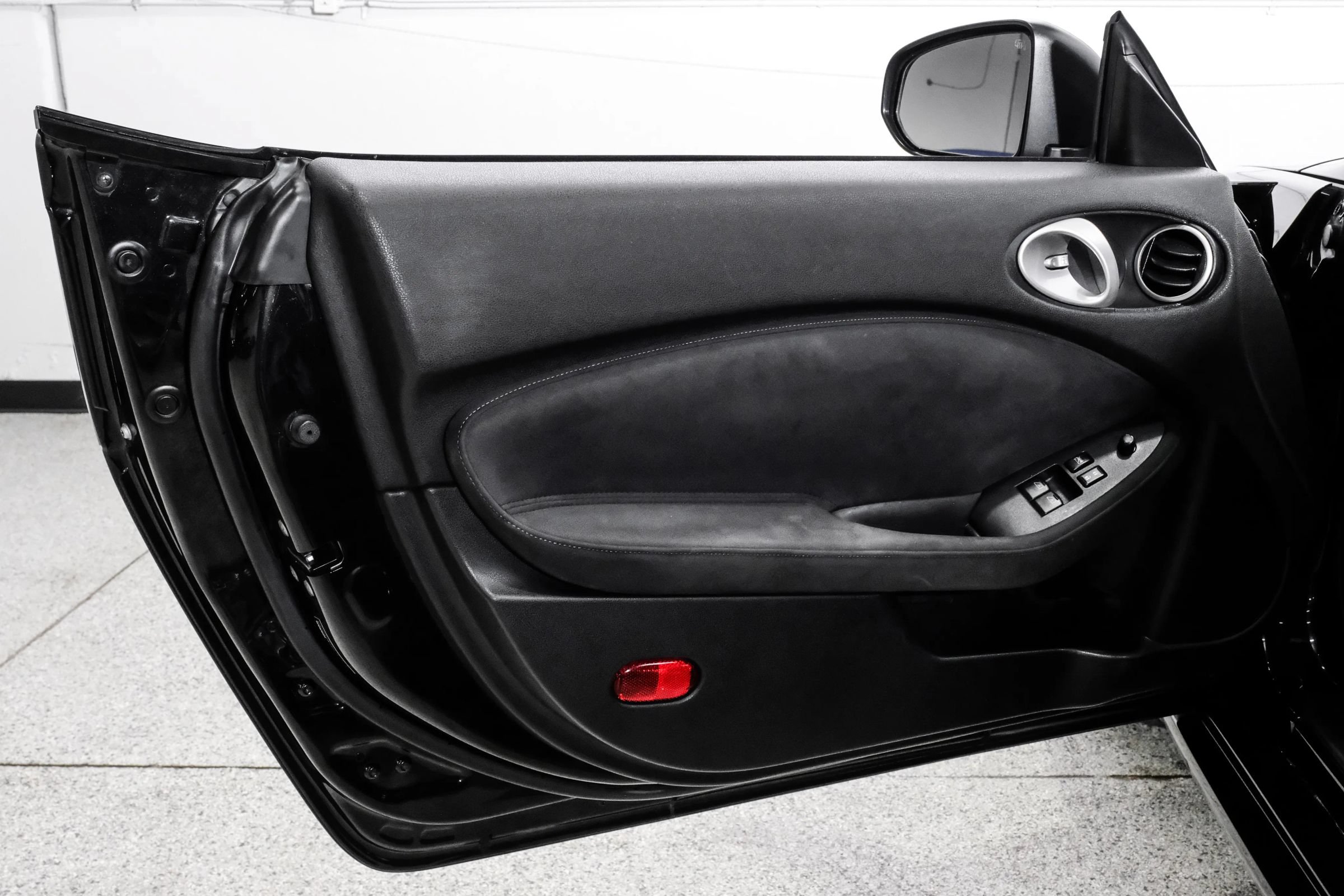 Used 2012 Nissan 370Z Touring w/ Sport Pkg RWD image 43