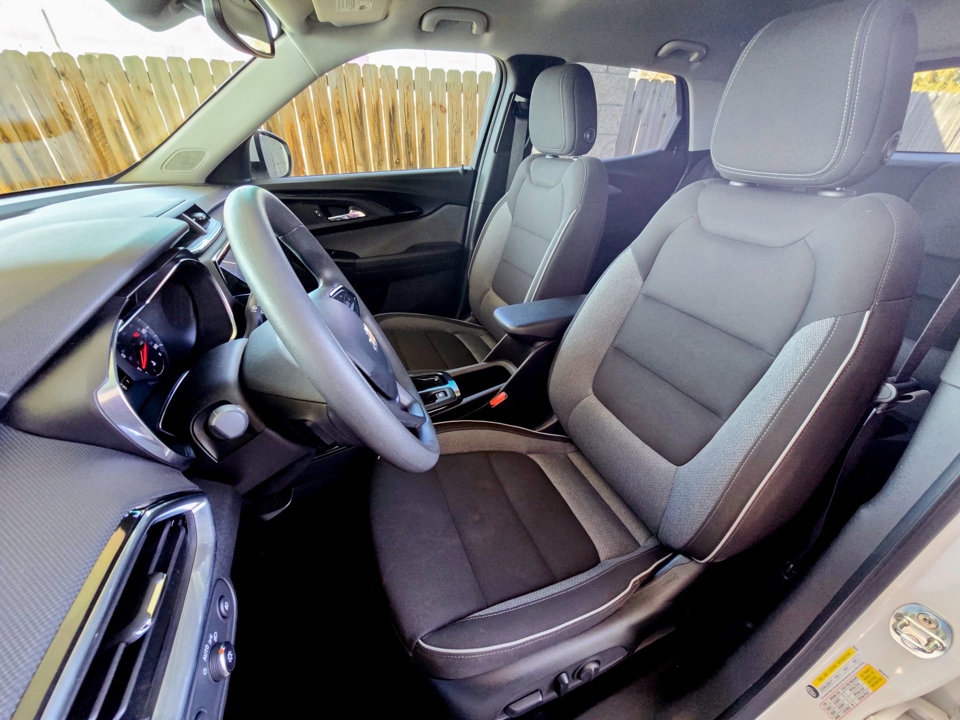 Used 2023 Chevrolet TrailBlazer LT w/ Convenience Package image 25