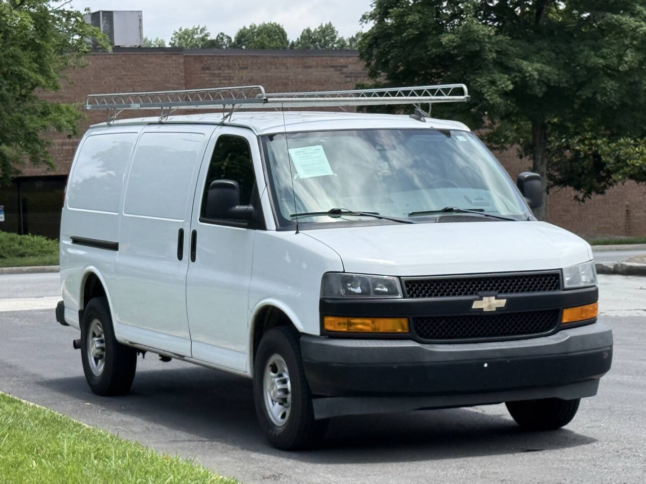 Used 2019 Chevrolet Express 2500 w/ Driver Convenience Package RWD image 3
