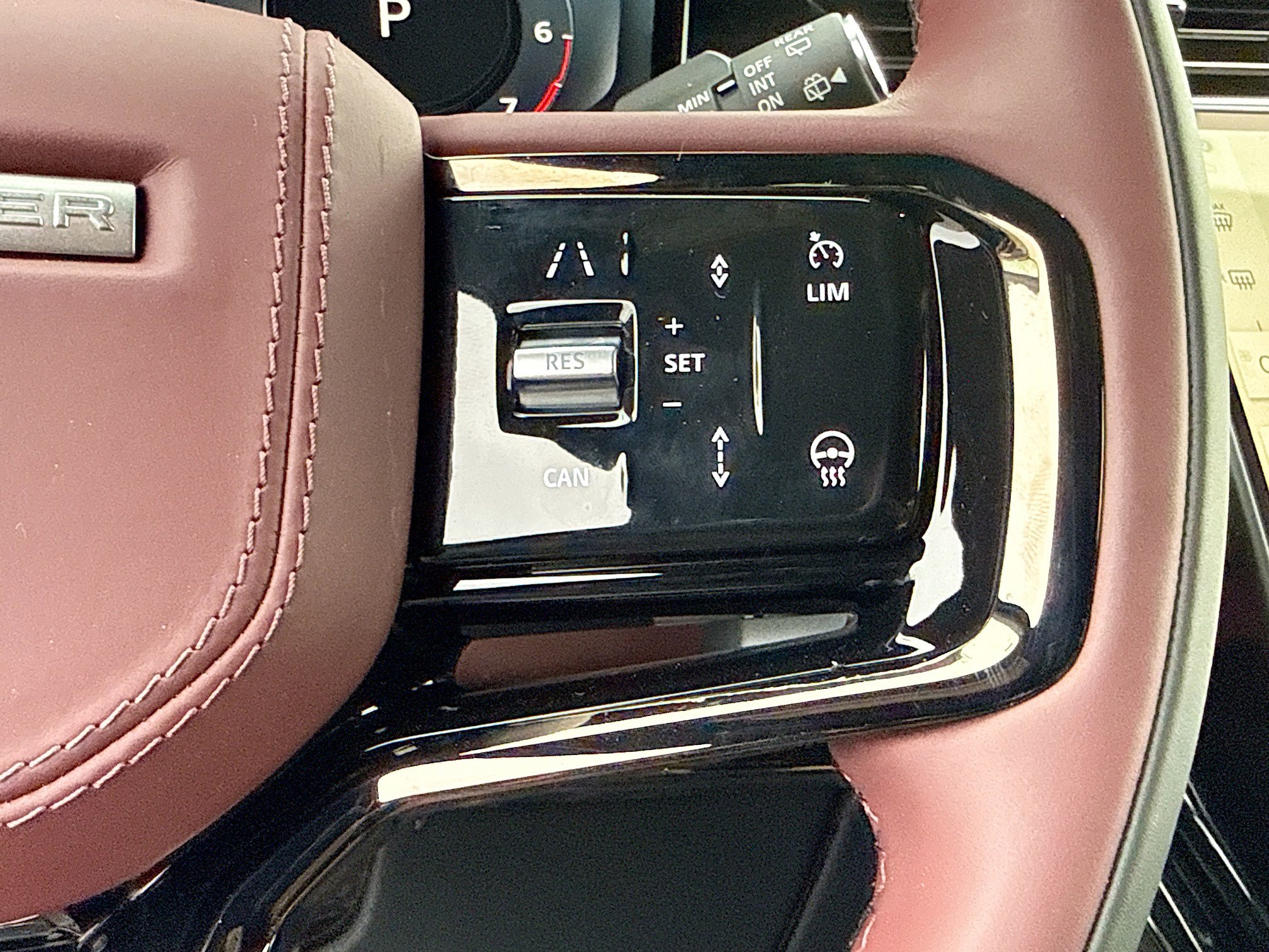 New 2026 Land Rover Range Rover Sport Dynamic SE image 37