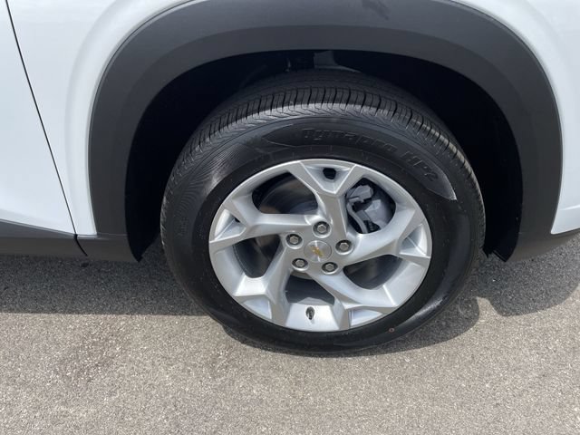 New 2026 Chevrolet Trax LS w/ LS Convenience Package FWD image 17