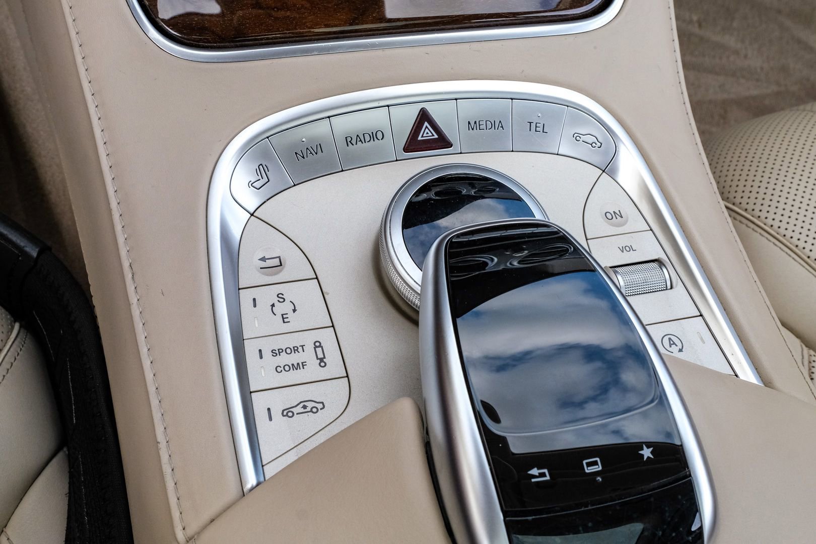 Used 2015 Mercedes-Benz S 550 Sedan w/ Sport Package image 26