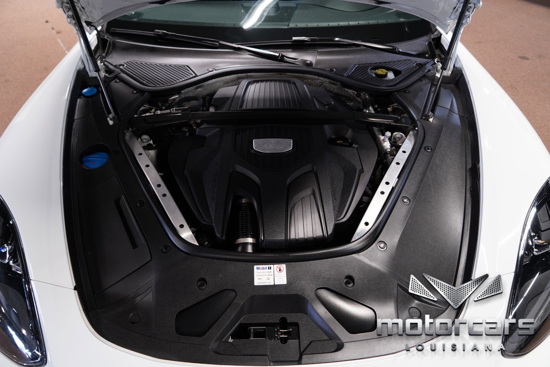 Used 2018 Porsche Panamera image 20