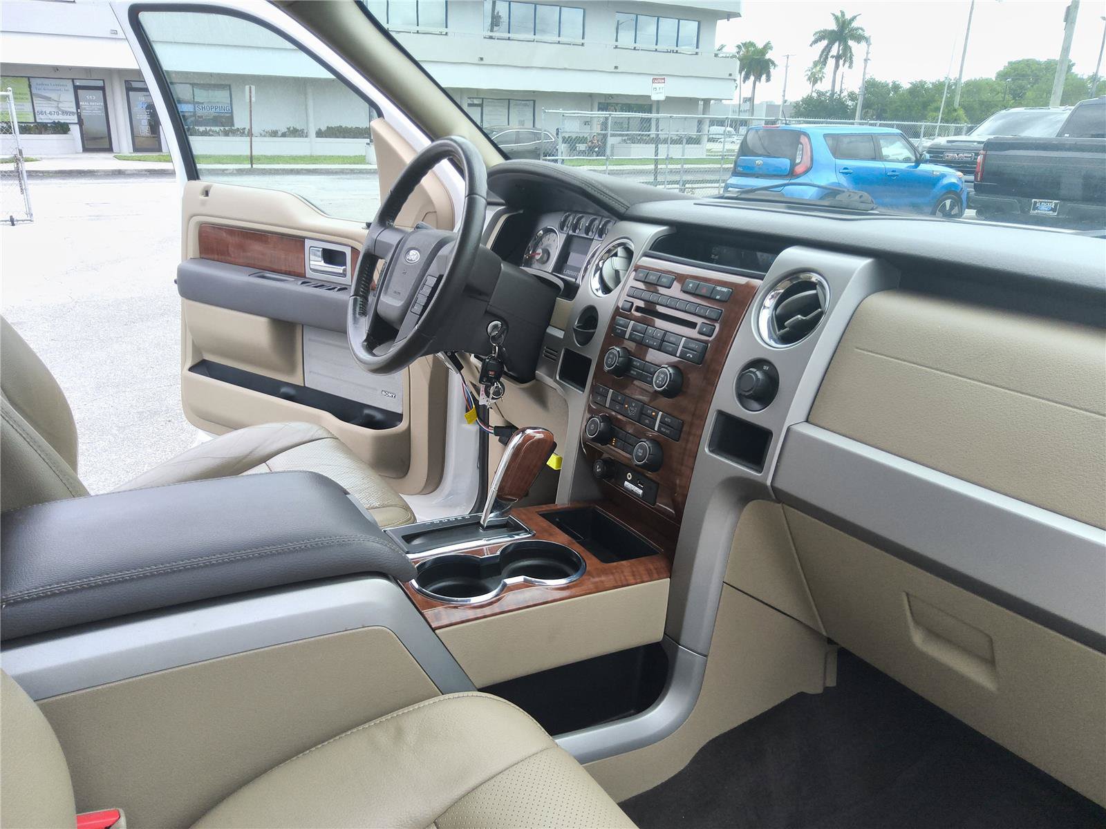Used 2010 Ford F150 King Ranch RWD image 24
