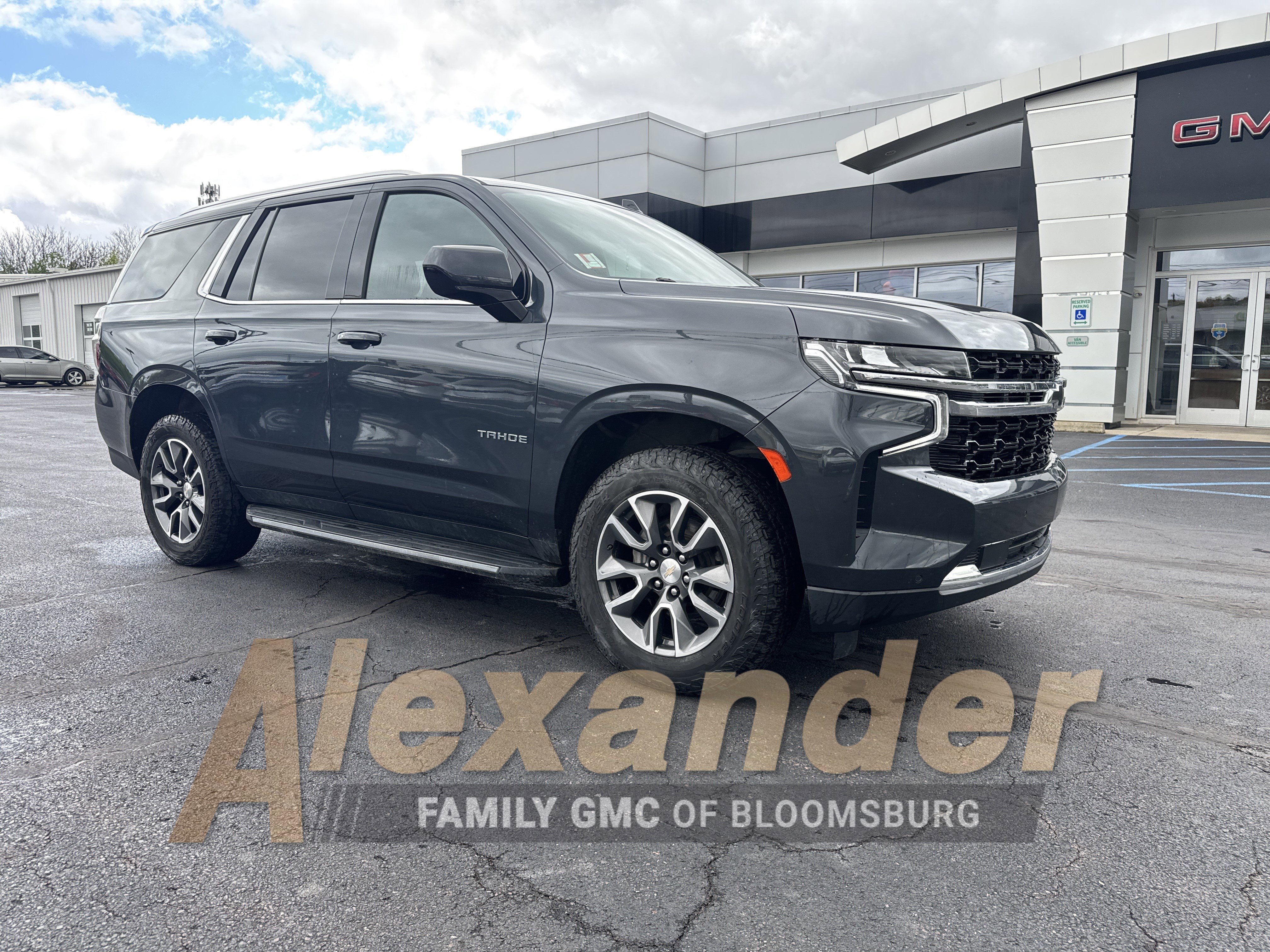 Used 2022 Chevrolet Tahoe LS AWD/4WD image 1