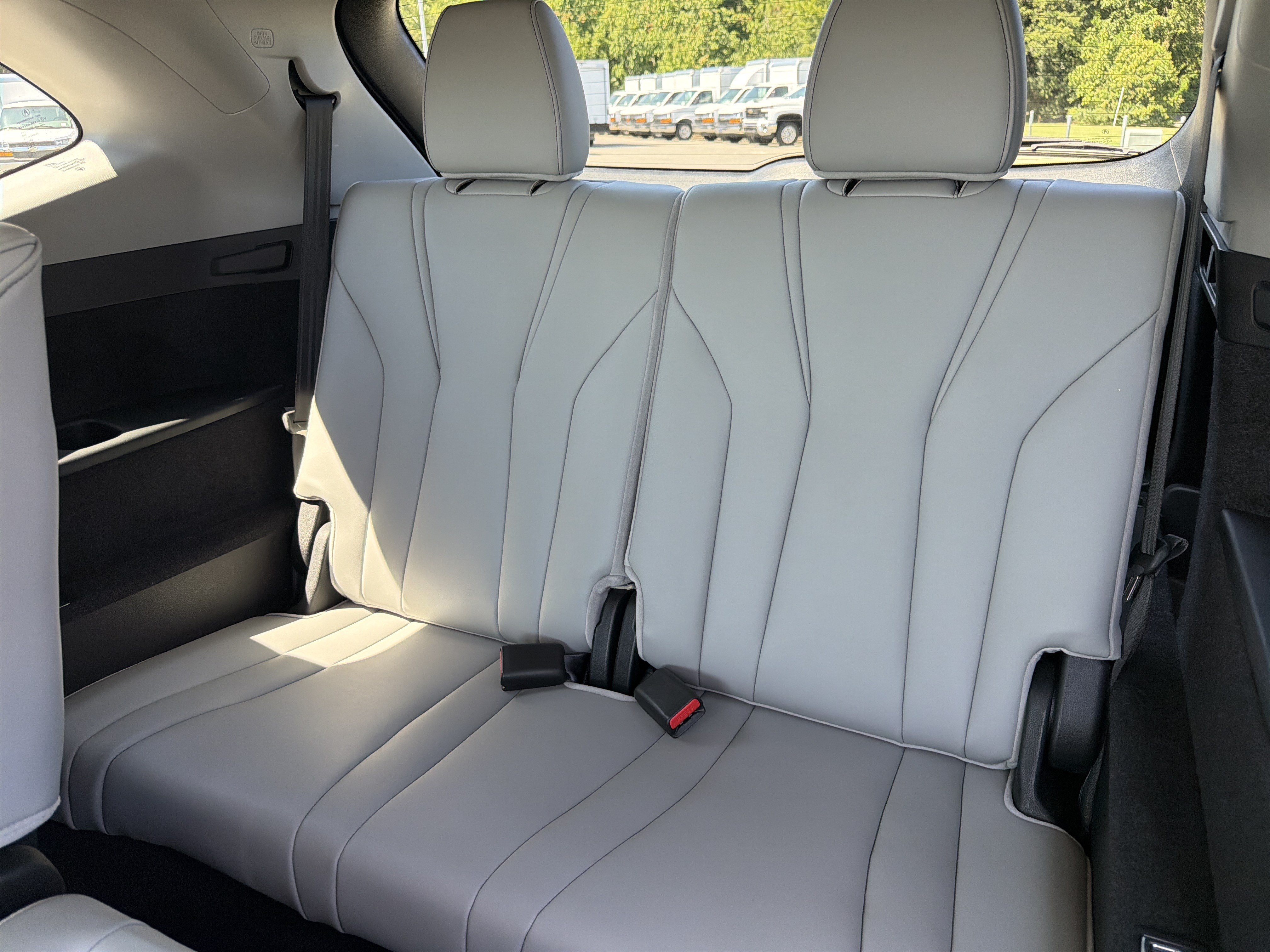 Certified 2024 Acura MDX w/ Technology Package FWD image 32