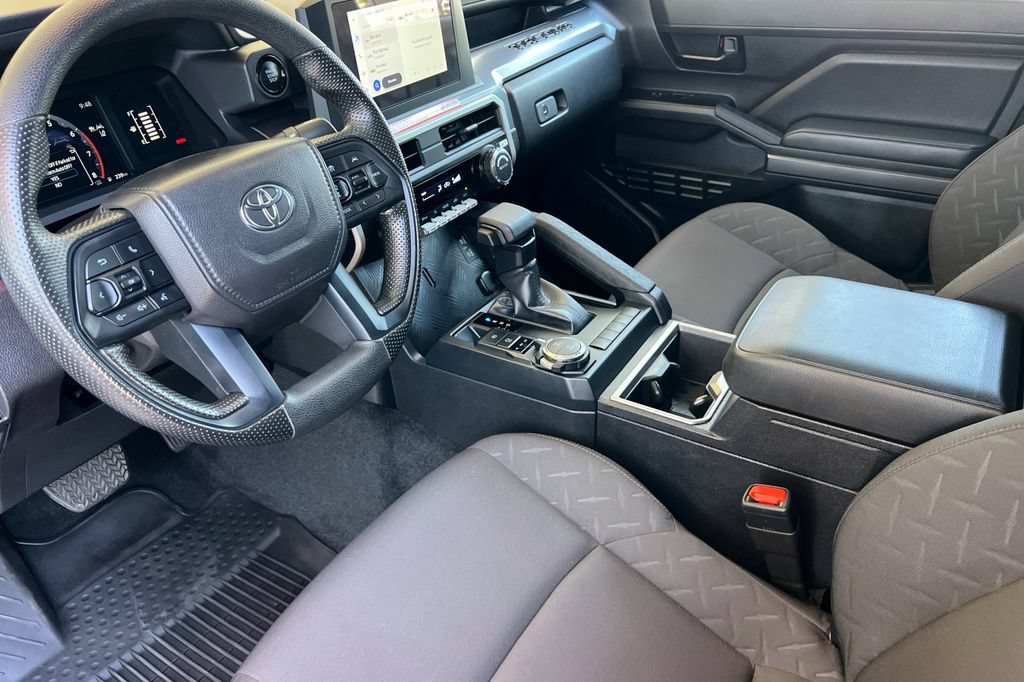 Certified 2025 Toyota Tacoma SR5 AWD/4WD image 13
