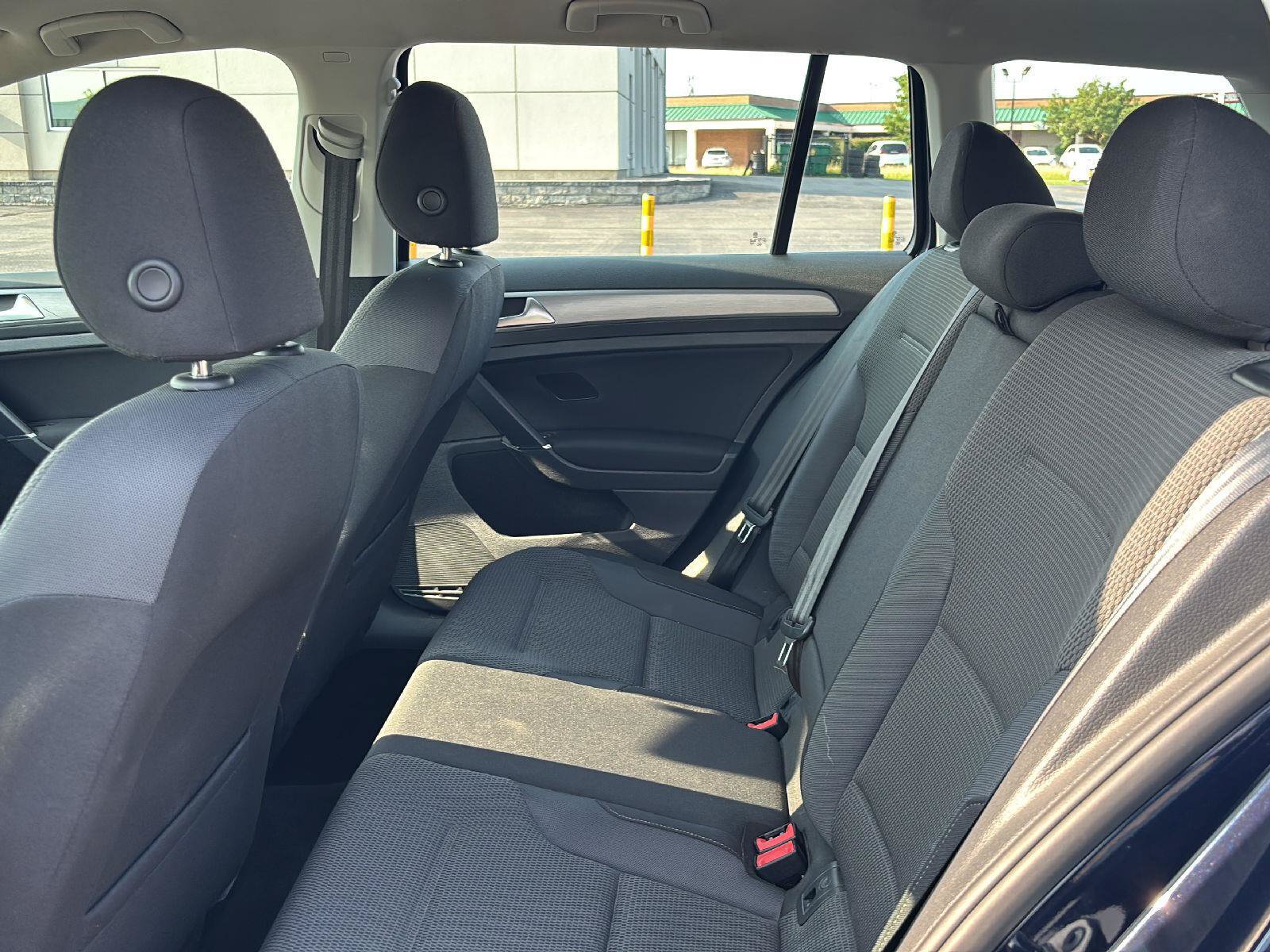 Used 2017 Volkswagen Golf S AWD/4WD image 27