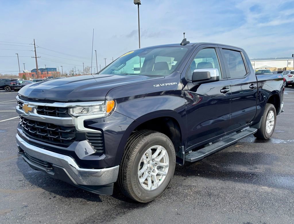 Used 2022 Chevrolet Silverado 1500 LT image 3