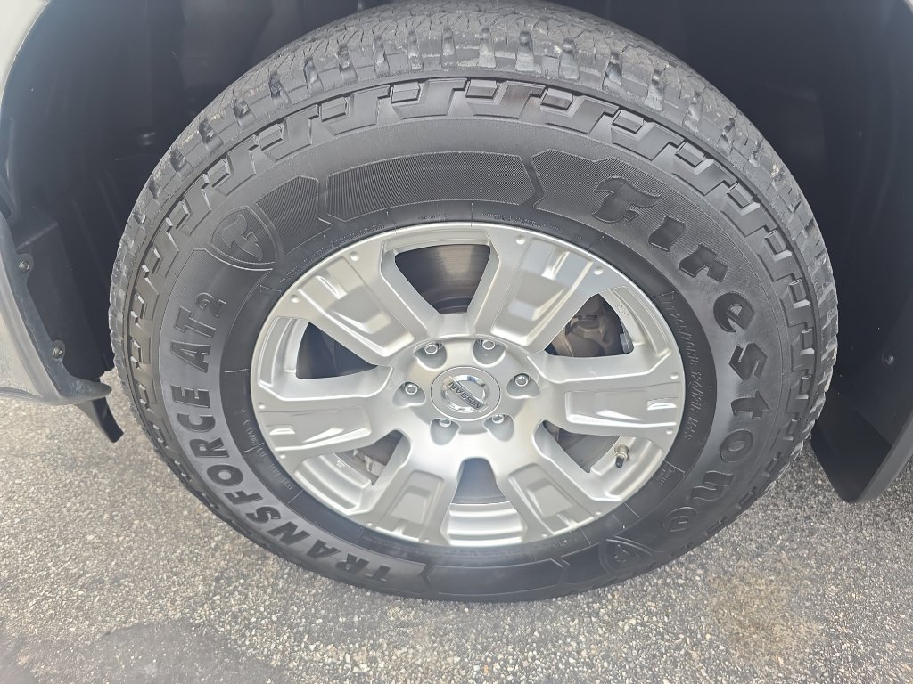 Used 2017 Nissan Titan SV image 30