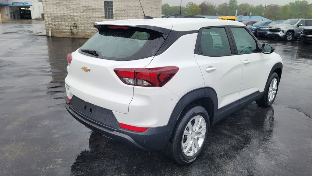 Used 2023 Chevrolet TrailBlazer LS FWD image 12