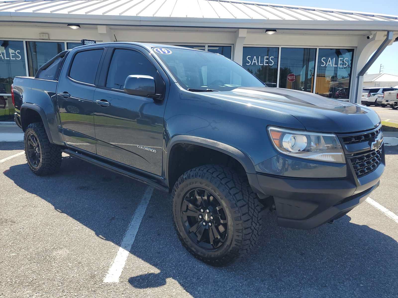 Used 2019 Chevrolet Colorado ZR2 w/ ZR2 Dusk Special Edition AWD/4WD image 10