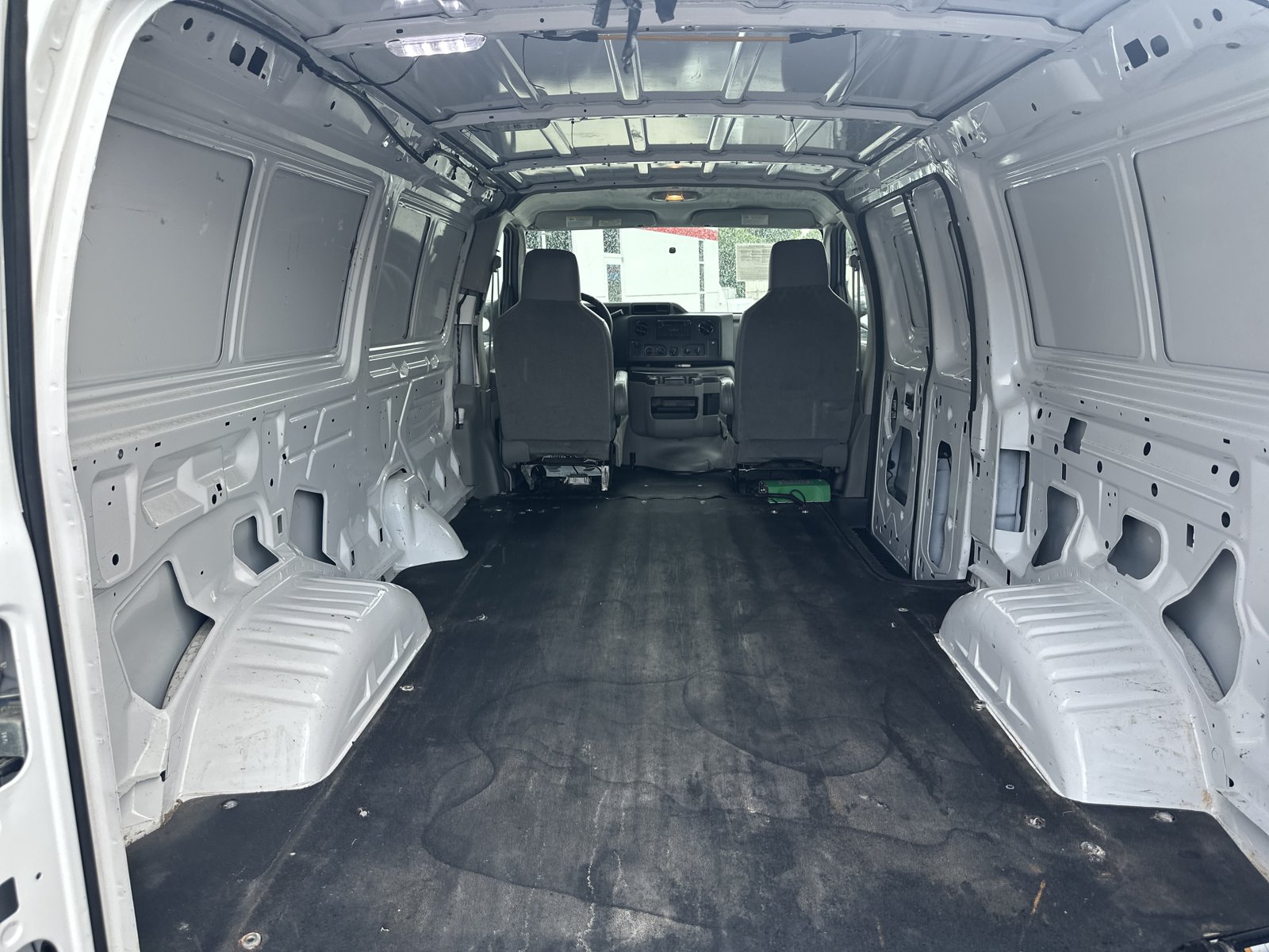 Used 2014 Ford E-250 and Econoline 250 w/ Commercial Cargo Van Package RWD image 15
