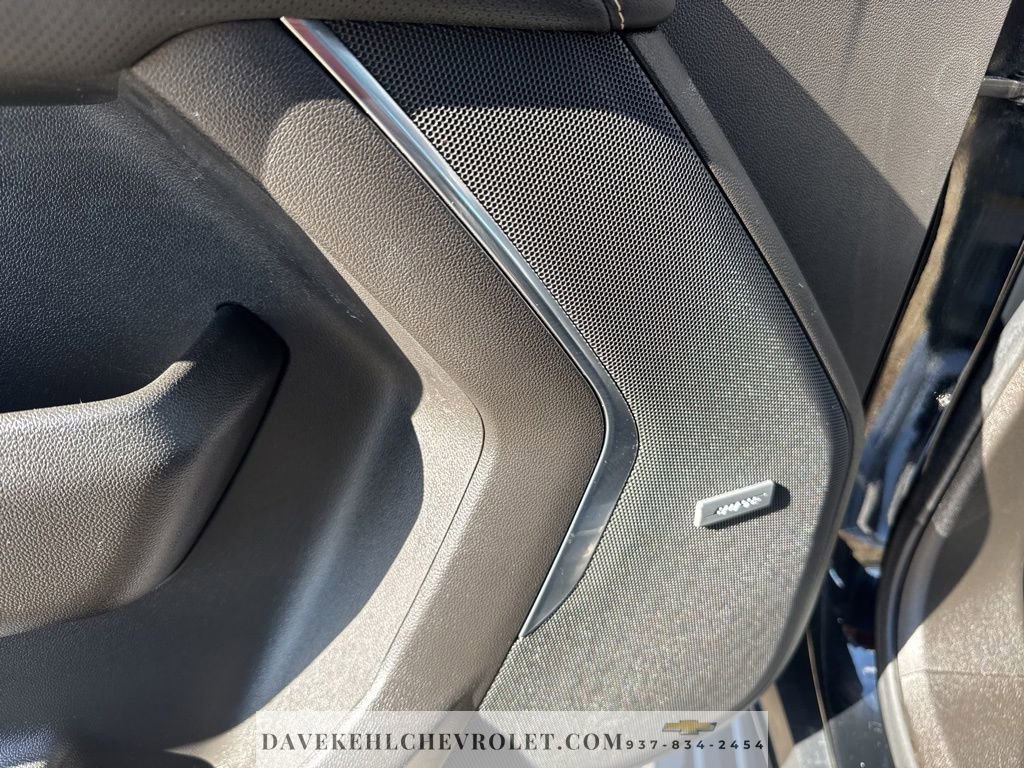 Used 2021 GMC Yukon XL SLT w/ SLT Premium Package image 12