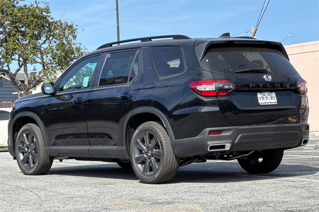 New 2025 Honda Pilot Sport image 6