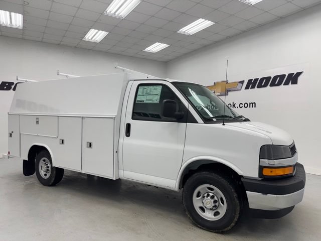 New 2026 Chevrolet Express 3500 w/ Power Convenience Package RWD image 3