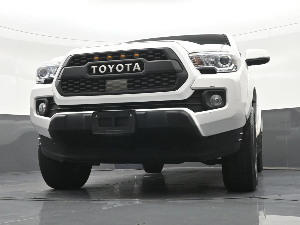 Used 2023 Toyota Tacoma SR5 AWD/4WD image 31