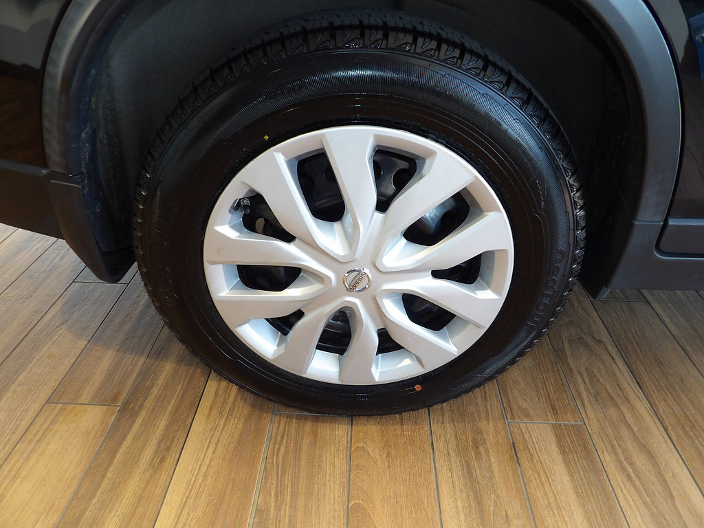 Used 2016 Nissan Rogue S FWD image 5
