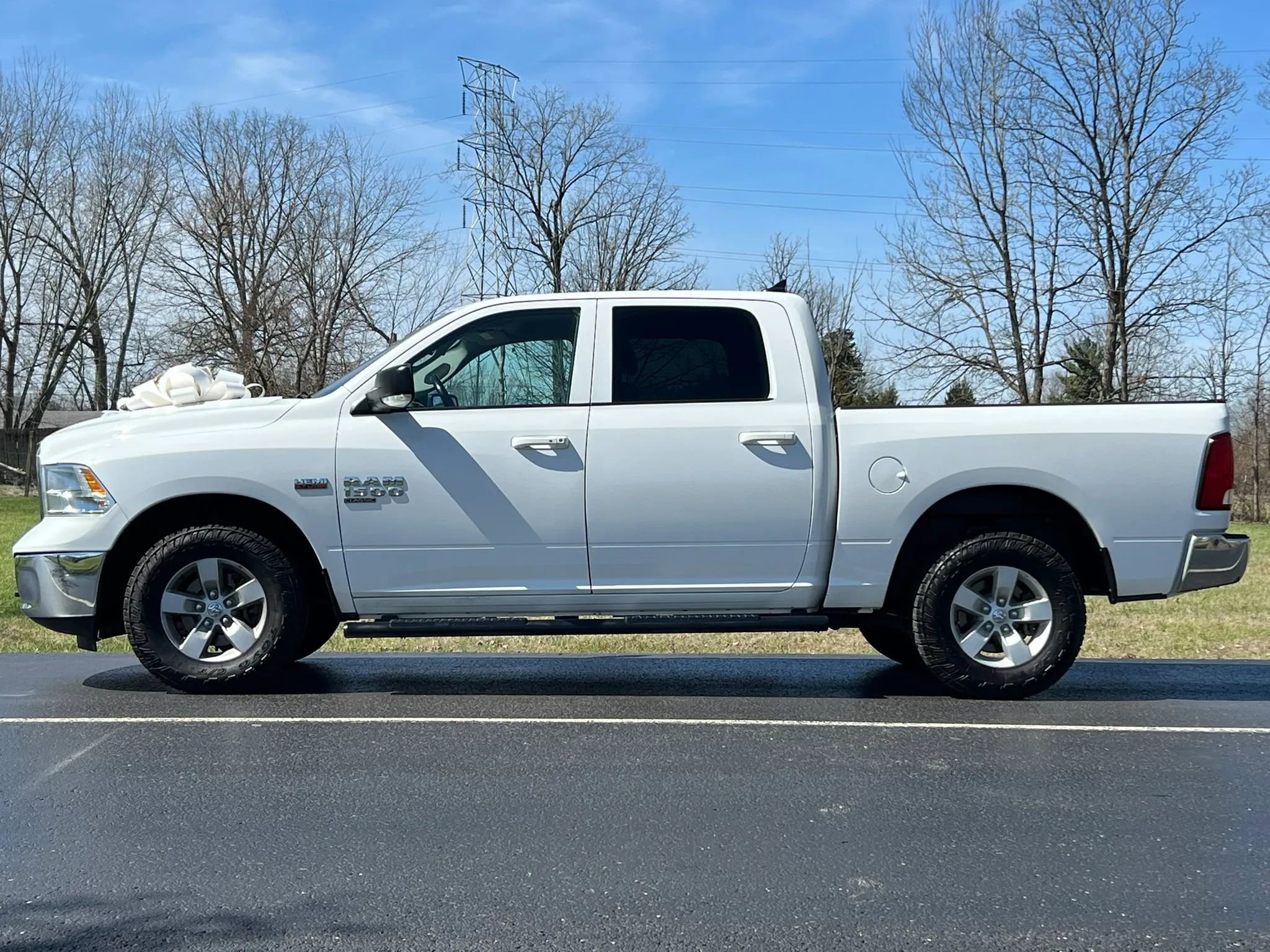 Used 2022 RAM 1500 Classic SLT w/ Electronics Convenience Group image 8