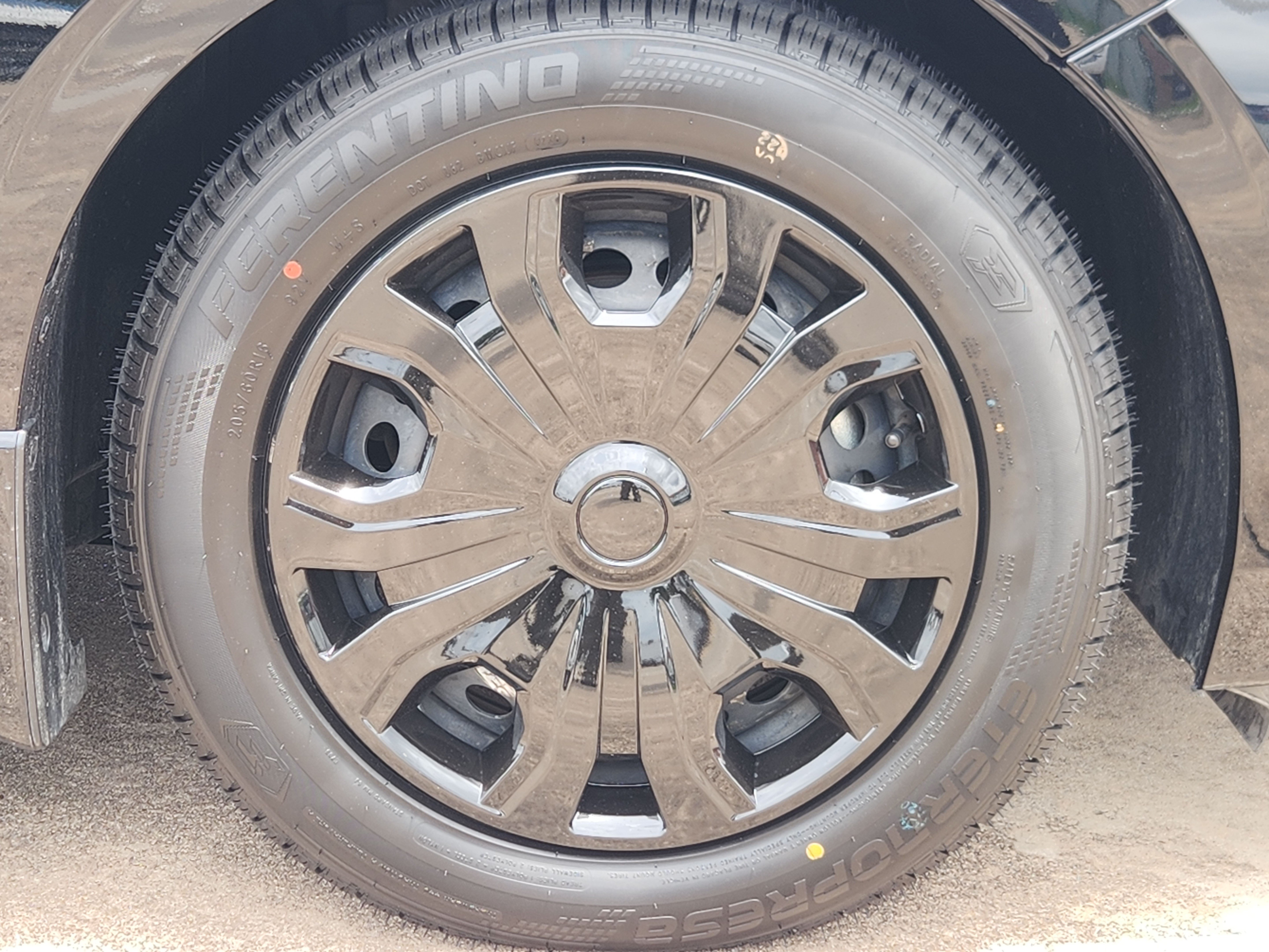 Used 2024 Nissan Sentra S FWD image 11
