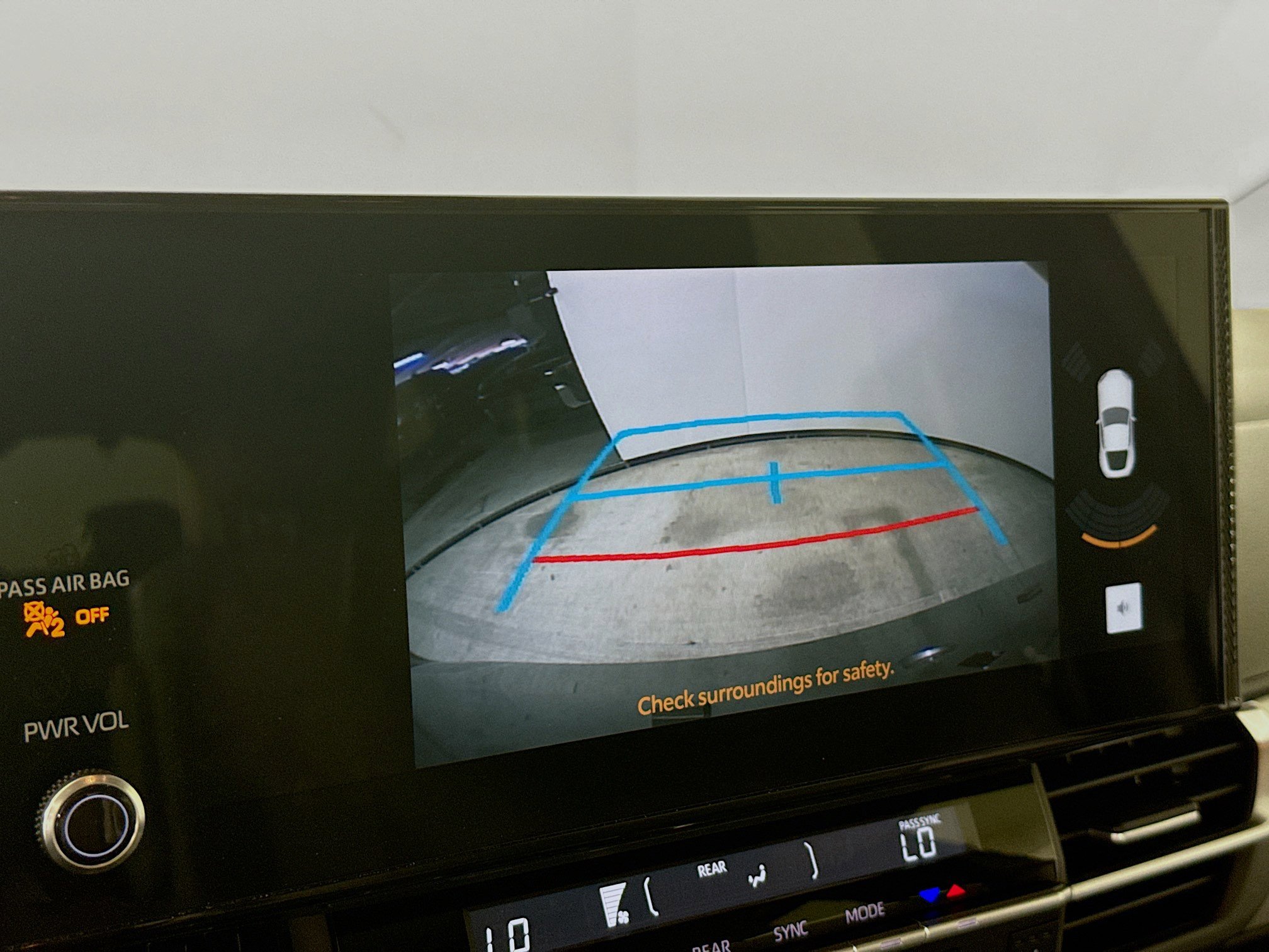 Used 2025 Toyota Sienna XLE FWD image 16