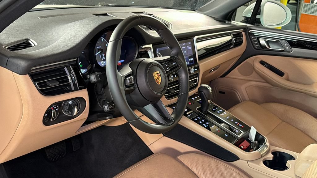 Used 2024 Porsche Macan S AWD/4WD image 22