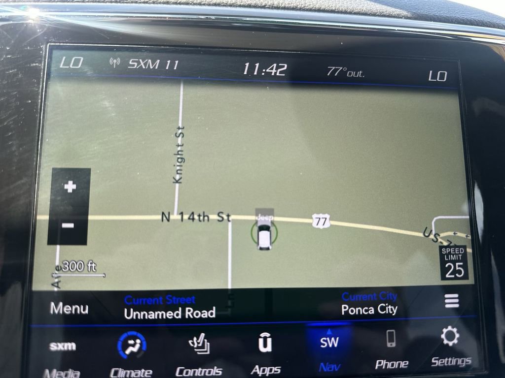 Used 2021 Jeep Grand Cherokee Limited image 23