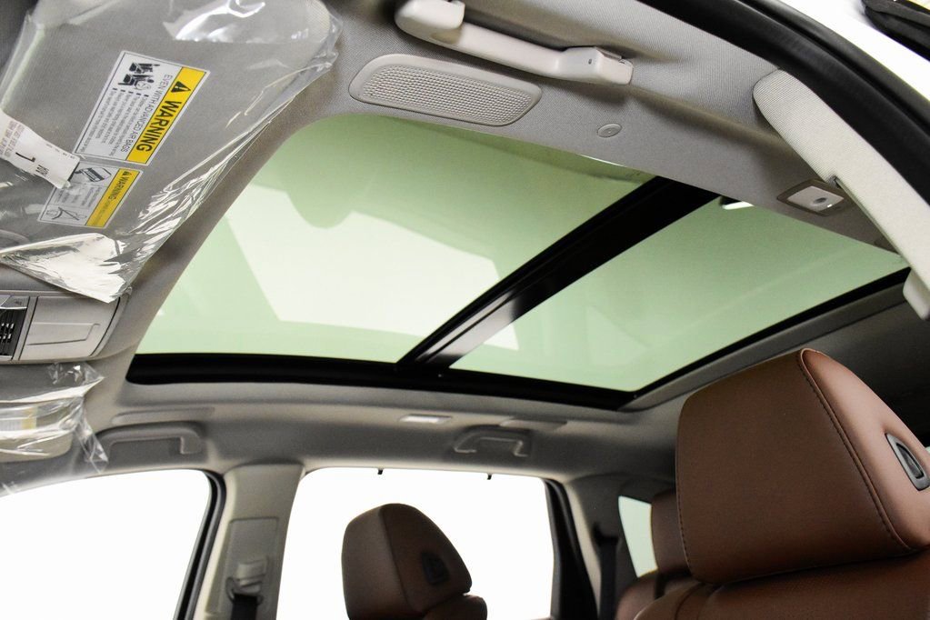 Used 2025 Acura MDX w/ Technology Package image 9