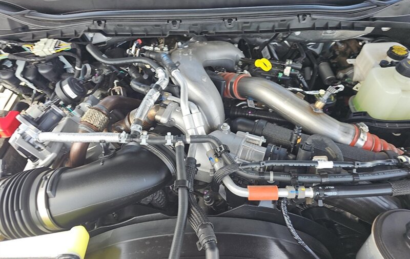 Used 2025 Ford F450 Platinum w/ FX4 Off-Road Package image 13
