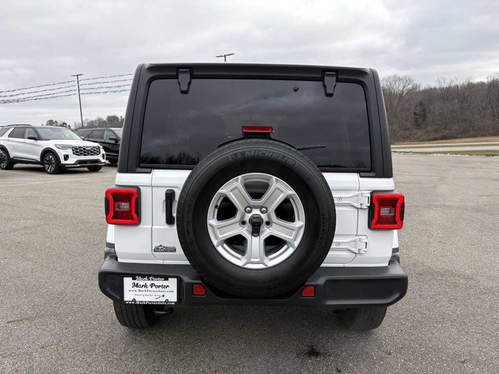 Used 2021 Jeep Wrangler Unlimited Sahara image 4