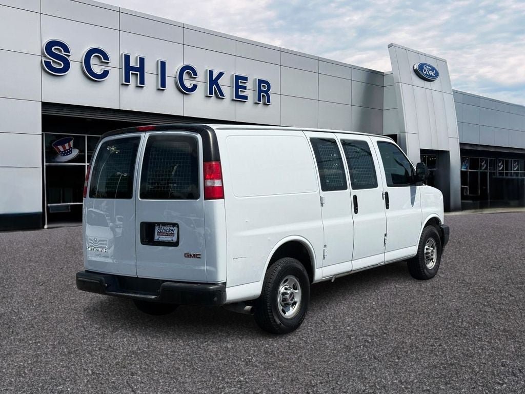 Used 2017 GMC Savana 2500 RWD image 2