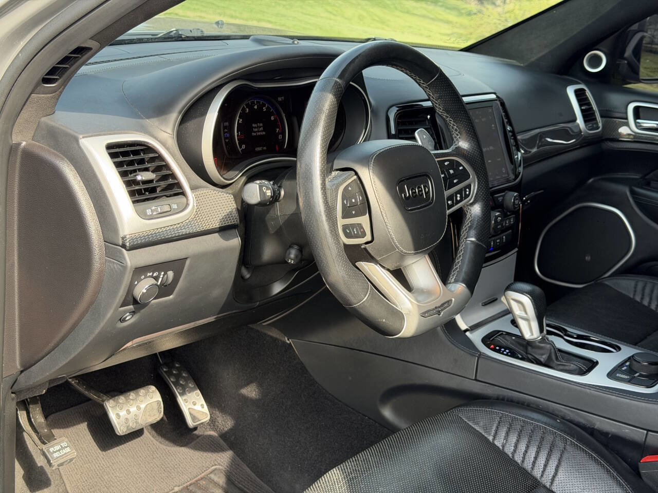 Used 2020 Jeep Grand Cherokee Trackhawk AWD/4WD image 16